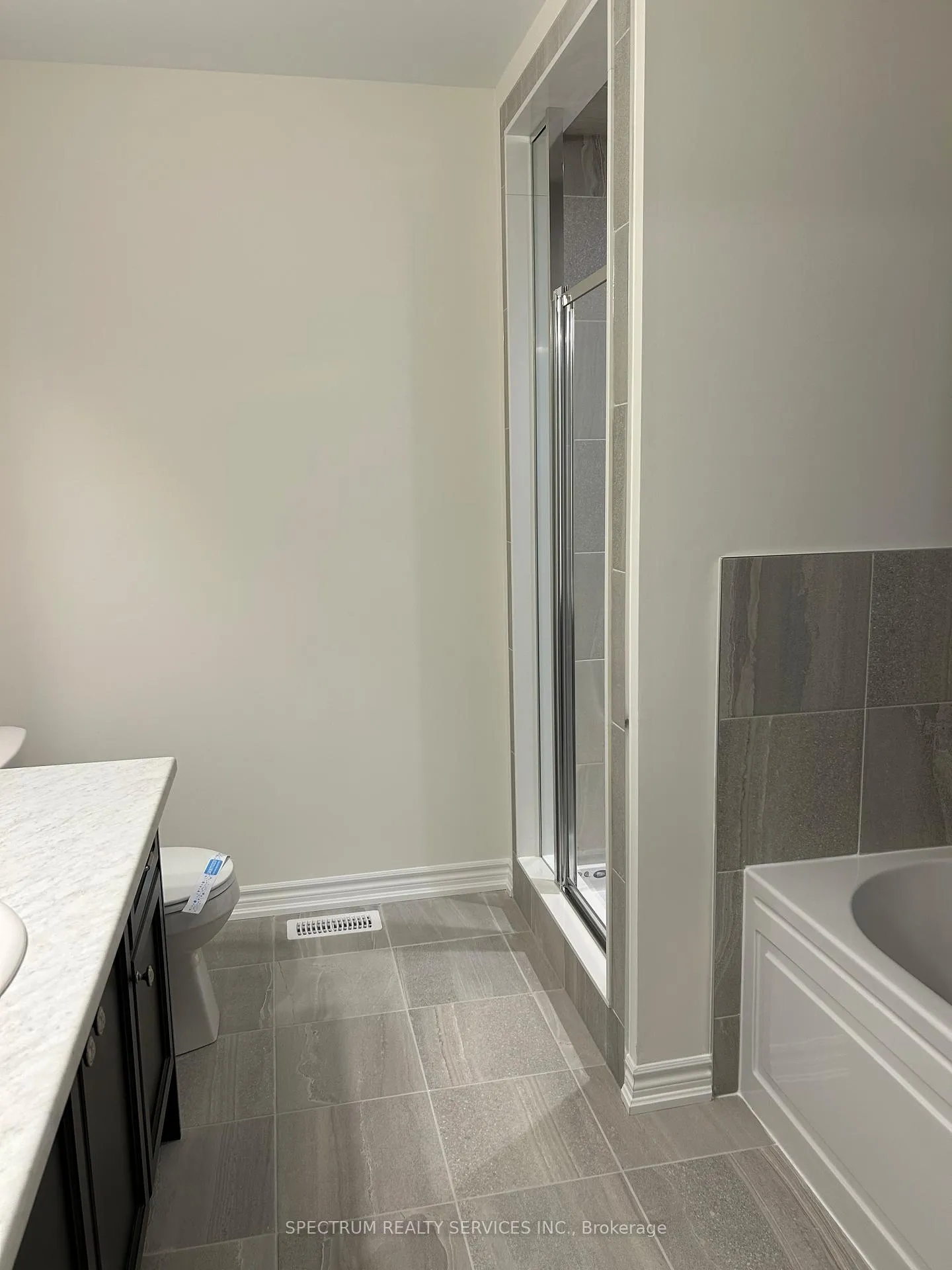 Photo 6 of 282 Pottruff Road, Brant, Paris — HOMEH