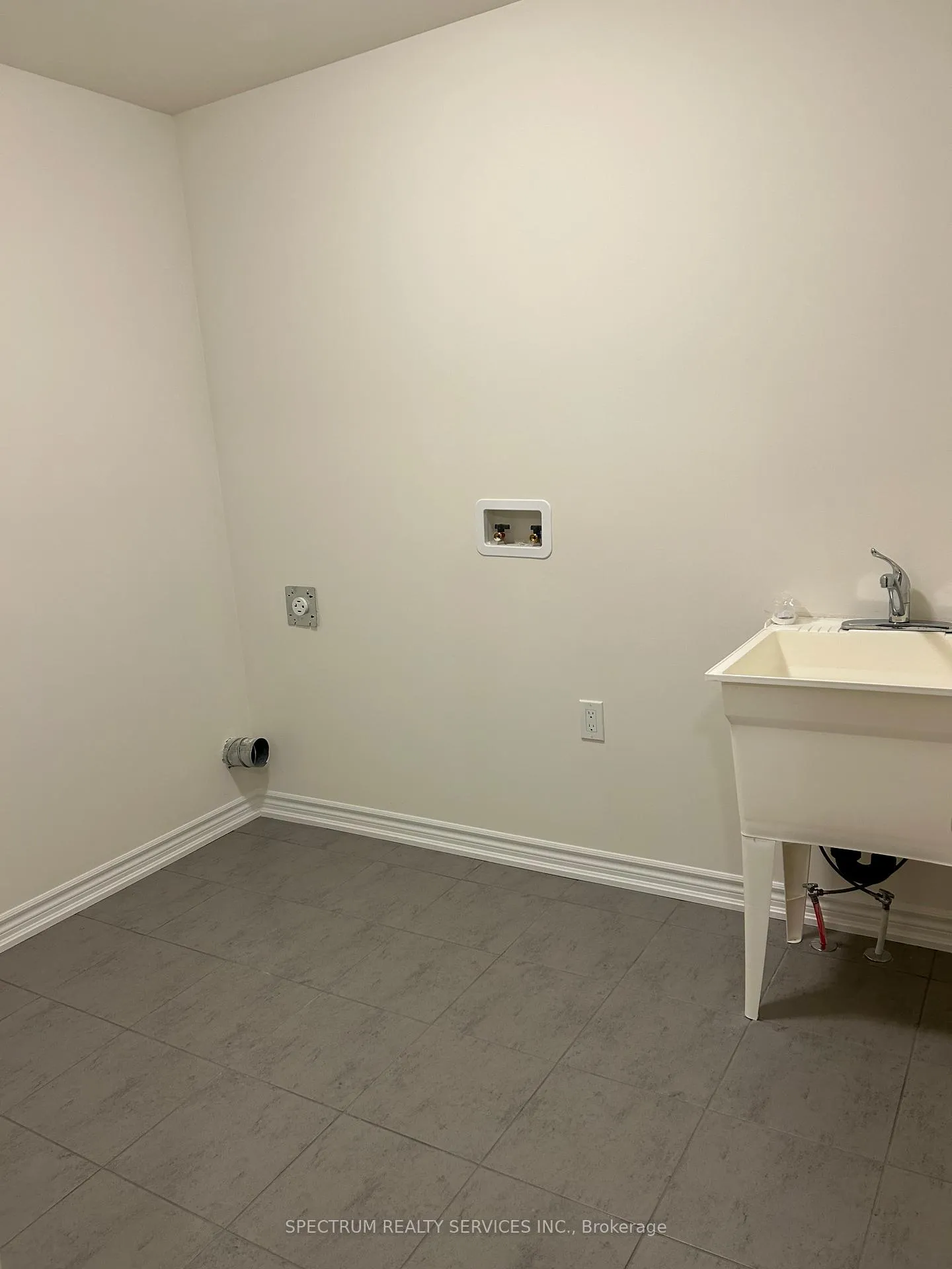 Photo 11 of 282 Pottruff Road, Brant, Paris — HOMEH