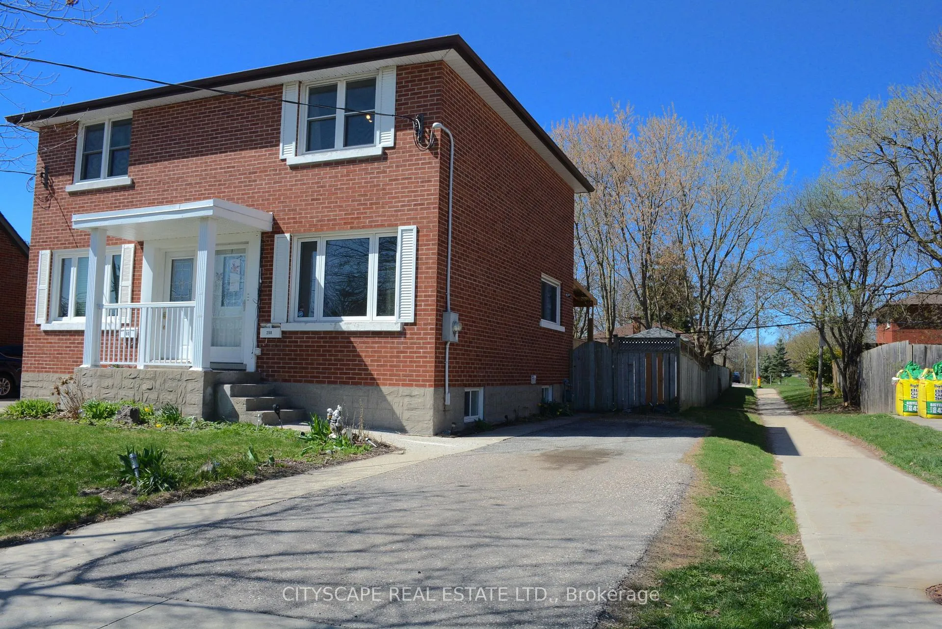 Front of 258 Lorne Avenue