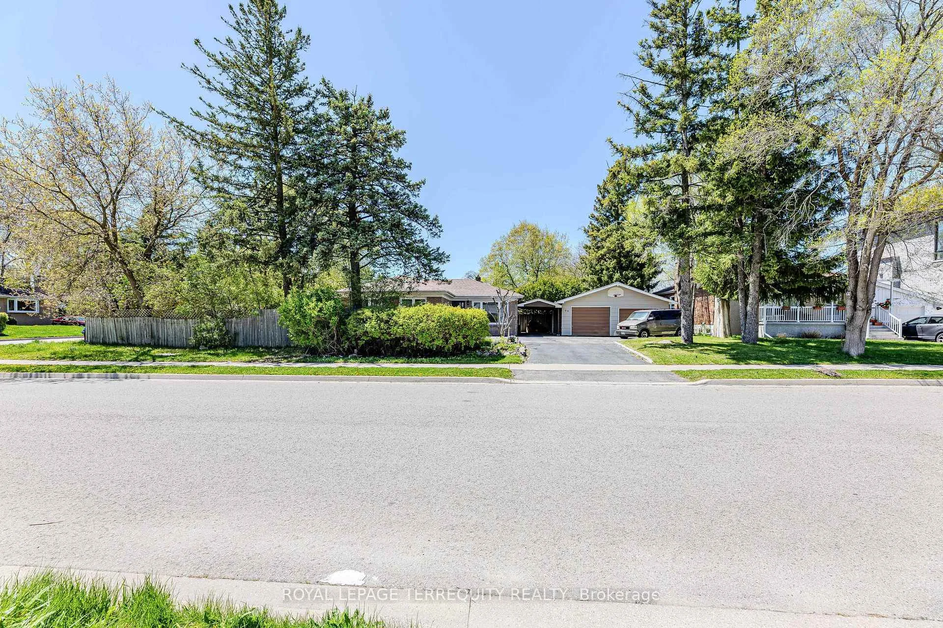 Photo 2 of 96 Talmage Avenue, Richmond Hill, Crosby — HOMEH