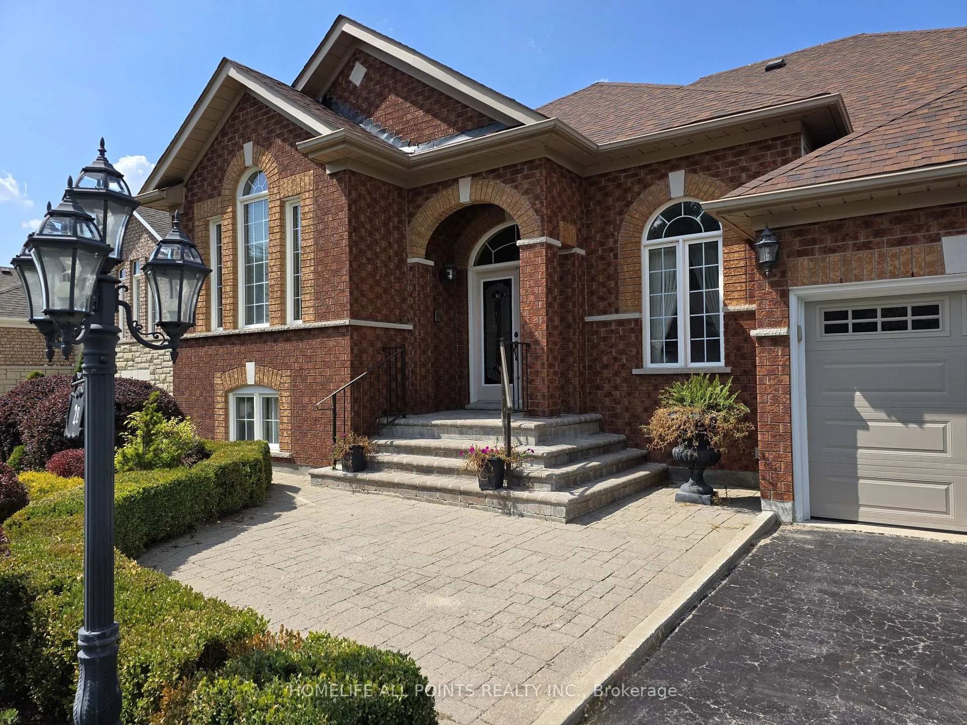 Photo 2 of 28 Cranberry Heights, Wasaga Beach — HOMEH