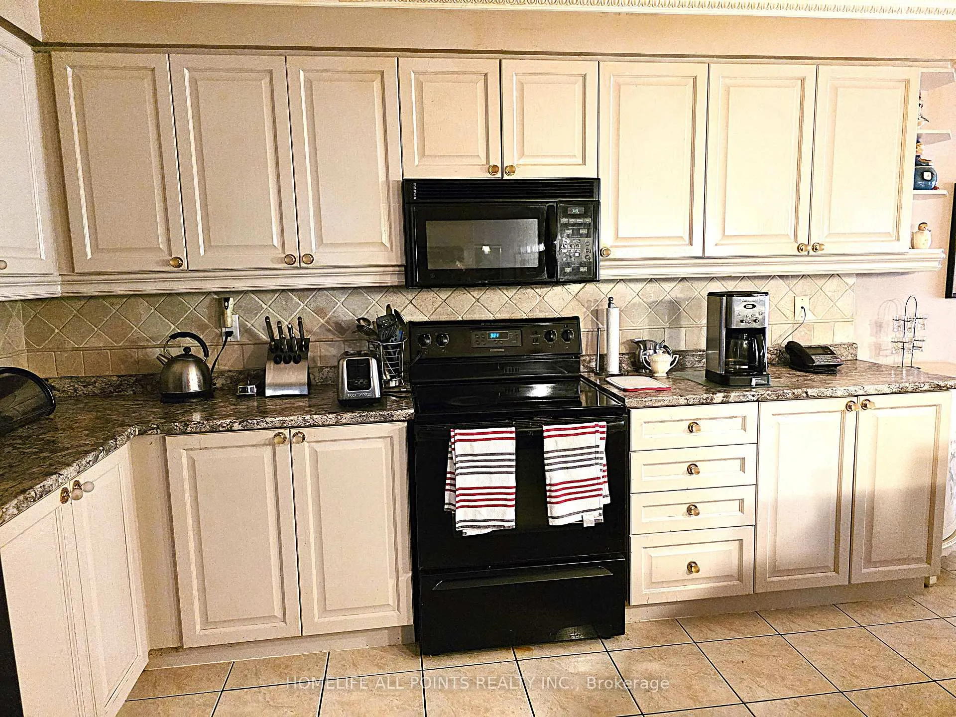 Photo 17 of 28 Cranberry Heights, Wasaga Beach — HOMEH