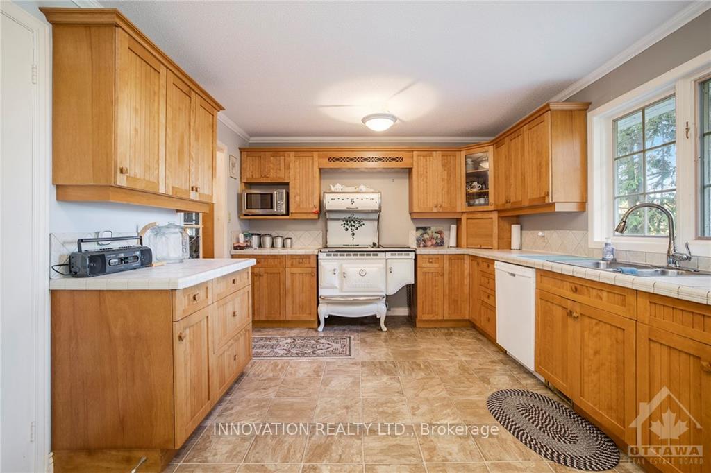 Photo 9 of 4000 Stonecrest Road, Ottawa, Dunrobin — HOMEH