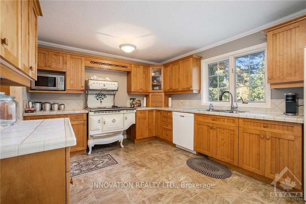 Photo 10 of 4000 Stonecrest Road, Ottawa, Dunrobin — HOMEH