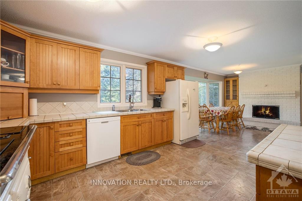 Photo 11 of 4000 Stonecrest Road, Ottawa, Dunrobin — HOMEH