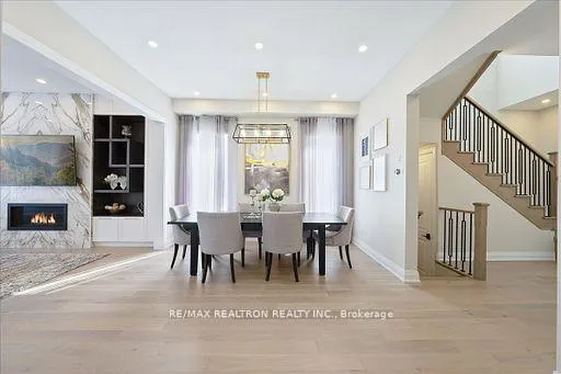 Photo 9 of 7 Maple Fields Circle, Aurora, Aurora Estates — HOMEH
