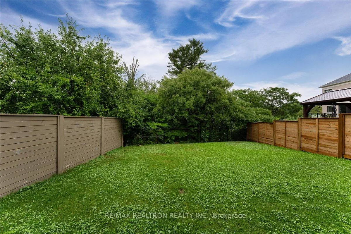 Photo 46 of 7 Maple Fields Circle, Aurora, Aurora Estates — HOMEH