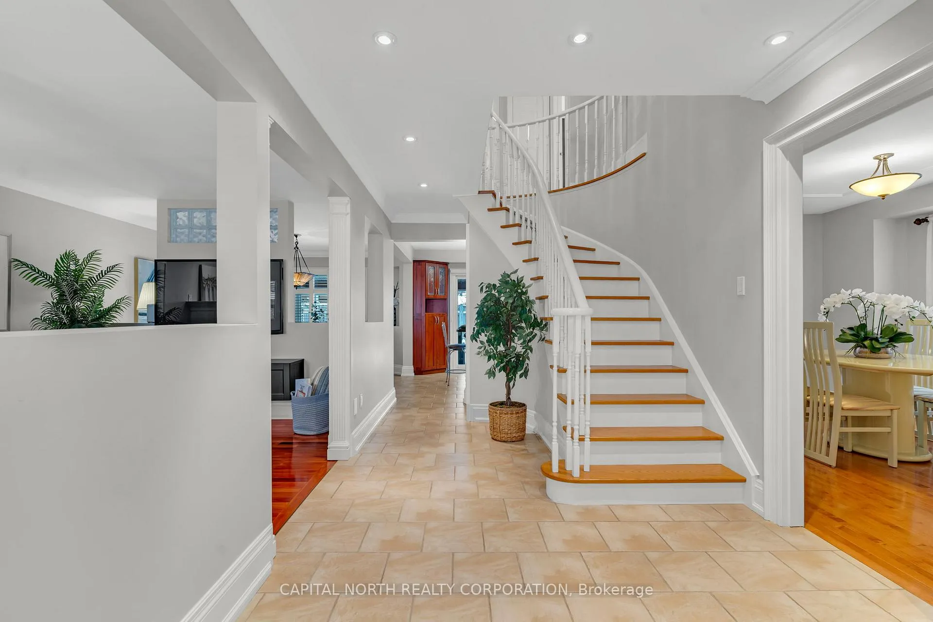 Photo 5 of 65 Sherbourne Drive, Vaughan, Maple — HOMEH