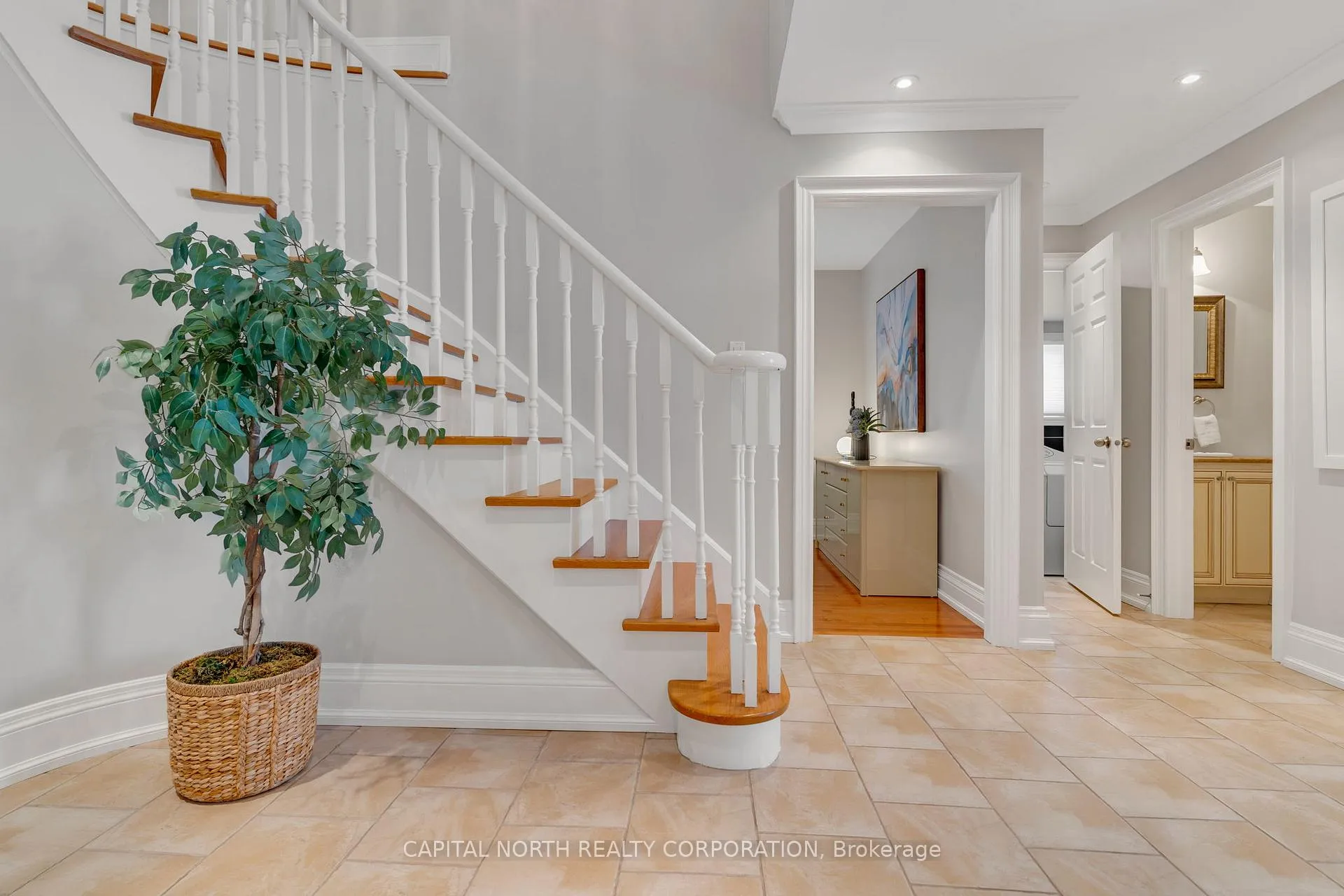 Photo 8 of 65 Sherbourne Drive, Vaughan, Maple — HOMEH