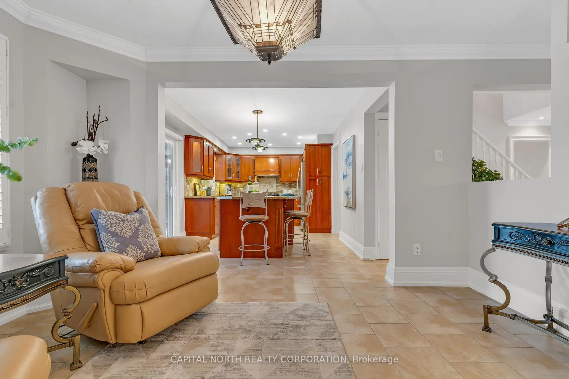 Photo 10 of 65 Sherbourne Drive, Vaughan, Maple — HOMEH