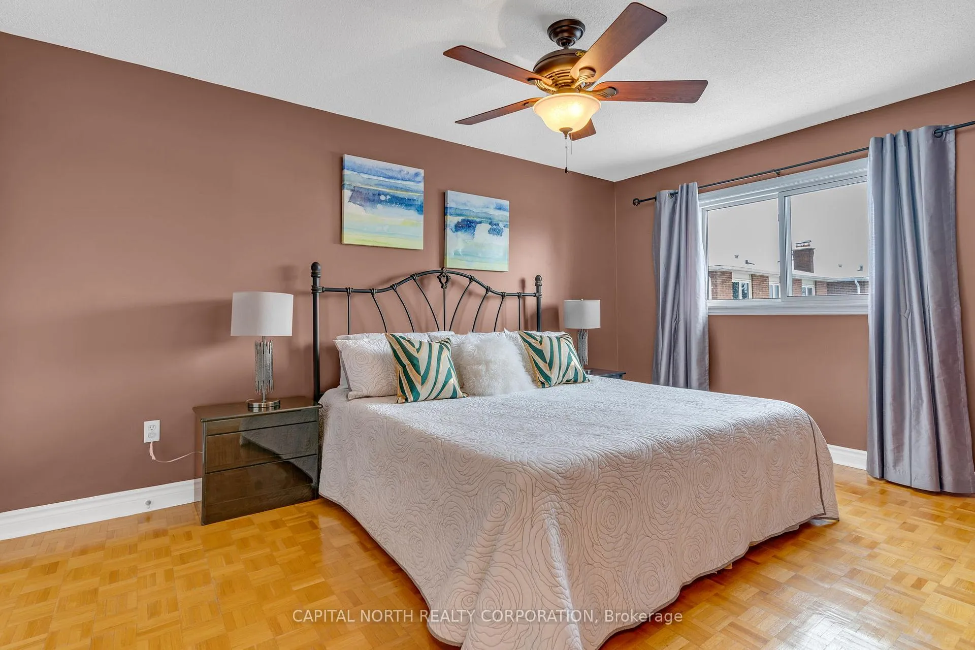 Photo 14 of 65 Sherbourne Drive, Vaughan, Maple — HOMEH