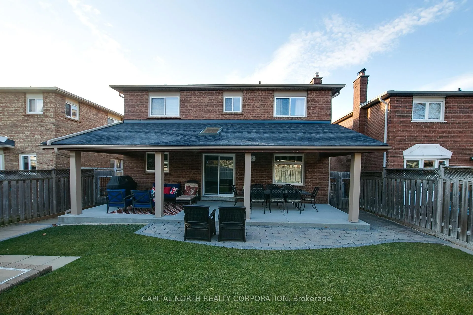 Photo 23 of 65 Sherbourne Drive, Vaughan, Maple — HOMEH