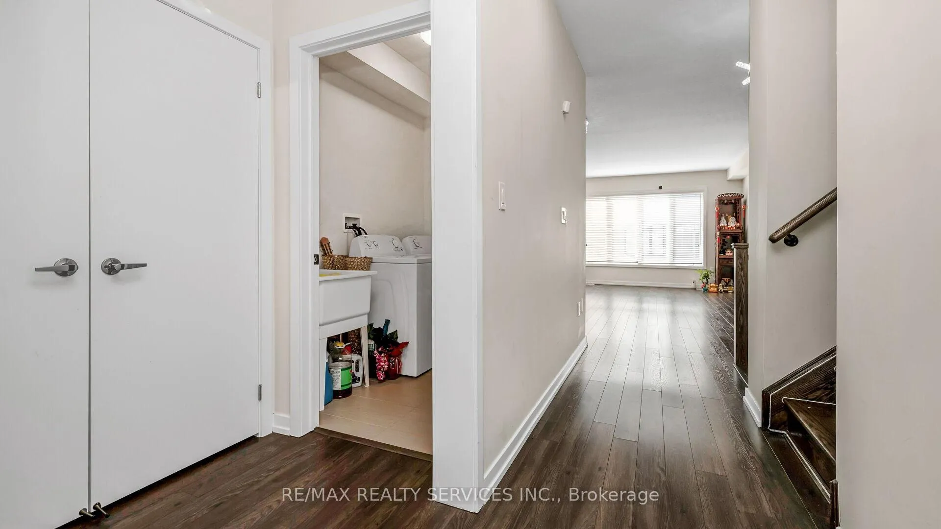 Photo 6 of 16 Pagebrook Crescent E, Hamilton, Stoney Creek Mountain — HOMEH