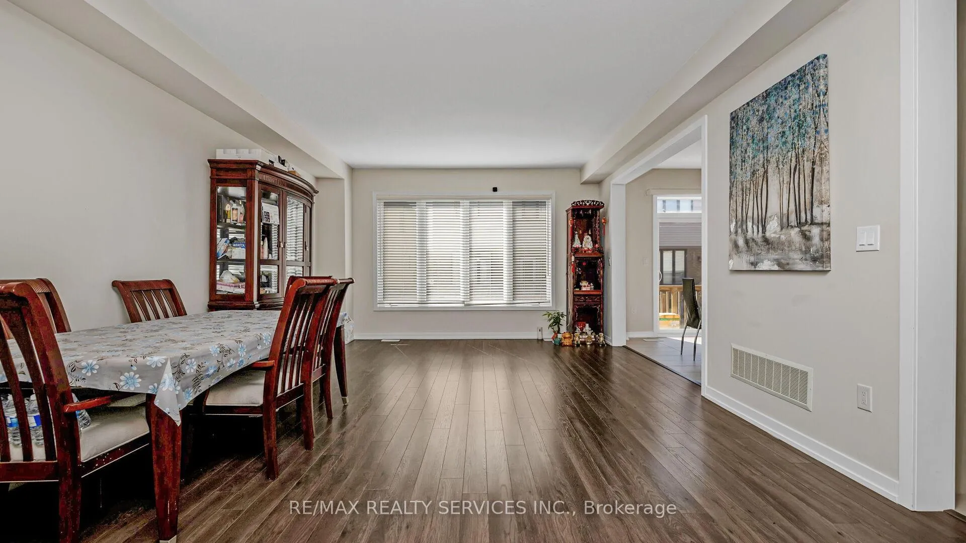 Photo 9 of 16 Pagebrook Crescent E, Hamilton, Stoney Creek Mountain — HOMEH