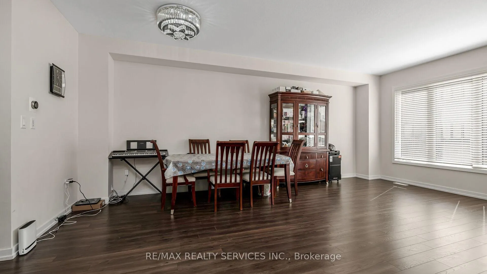 Photo 10 of 16 Pagebrook Crescent E, Hamilton, Stoney Creek Mountain — HOMEH