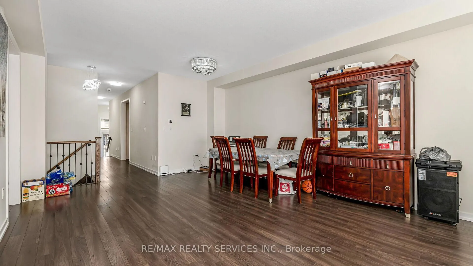 Photo 11 of 16 Pagebrook Crescent E, Hamilton, Stoney Creek Mountain — HOMEH