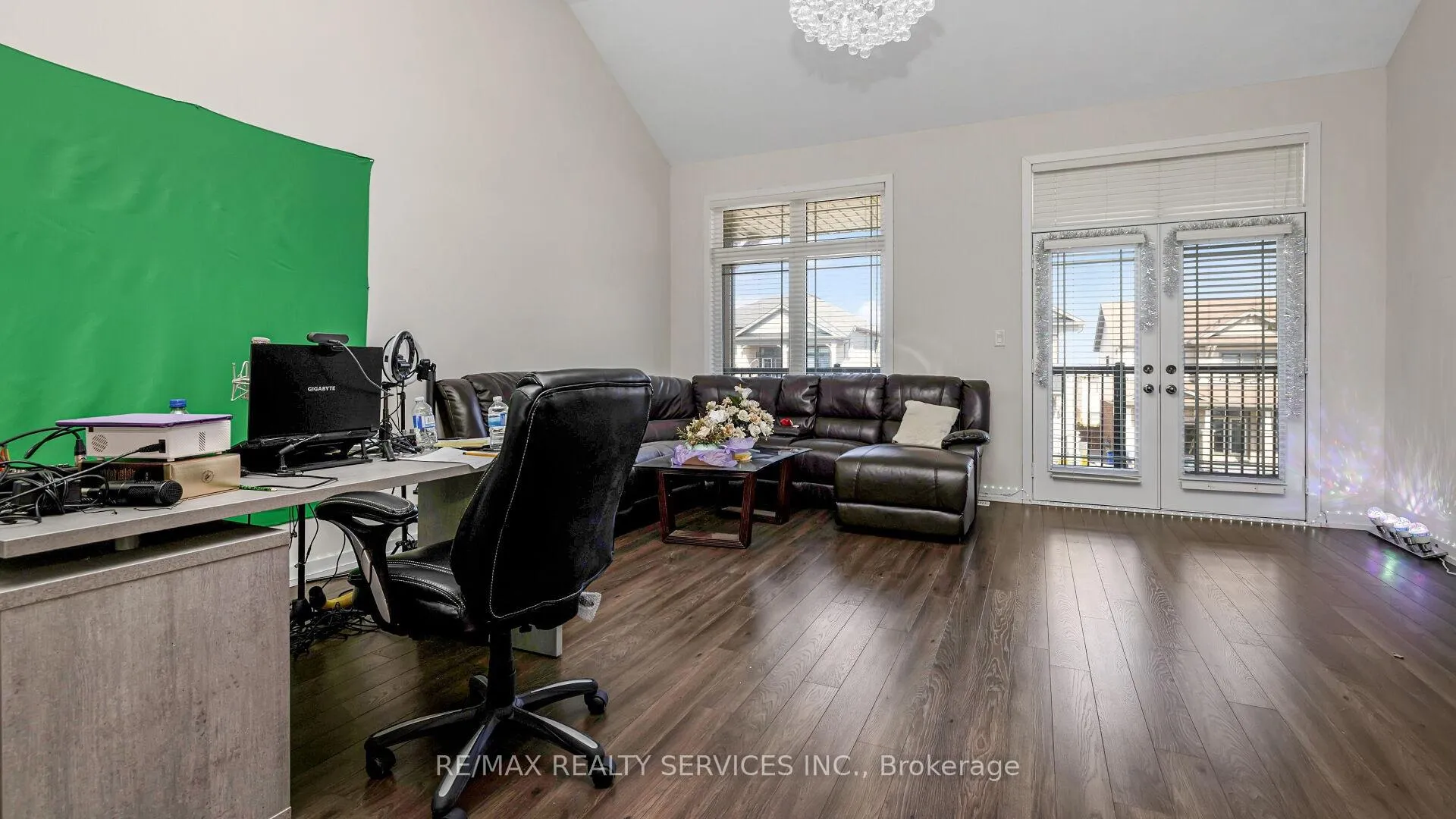 Photo 20 of 16 Pagebrook Crescent E, Hamilton, Stoney Creek Mountain — HOMEH
