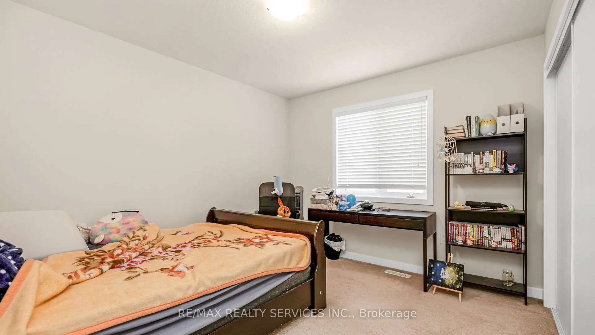 Photo 29 of 16 Pagebrook Crescent E, Hamilton, Stoney Creek Mountain — HOMEH