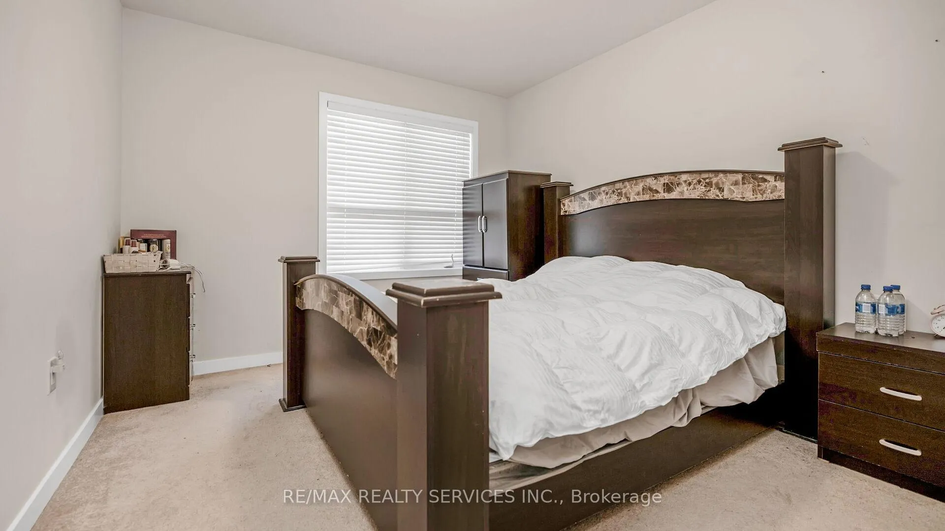 Photo 32 of 16 Pagebrook Crescent E, Hamilton, Stoney Creek Mountain — HOMEH