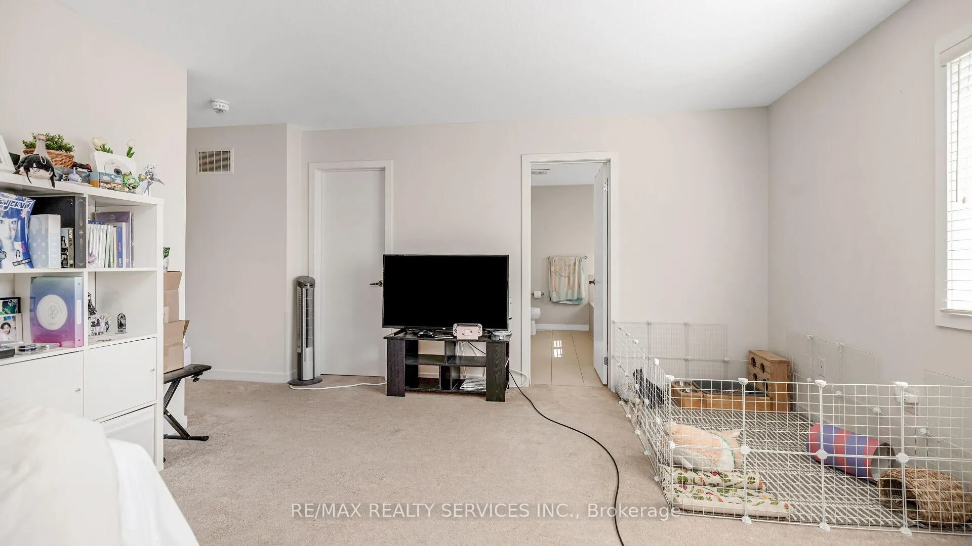 Photo 35 of 16 Pagebrook Crescent E, Hamilton, Stoney Creek Mountain — HOMEH