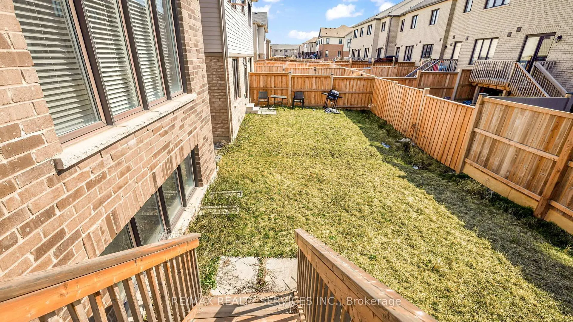 Photo 39 of 16 Pagebrook Crescent E, Hamilton, Stoney Creek Mountain — HOMEH