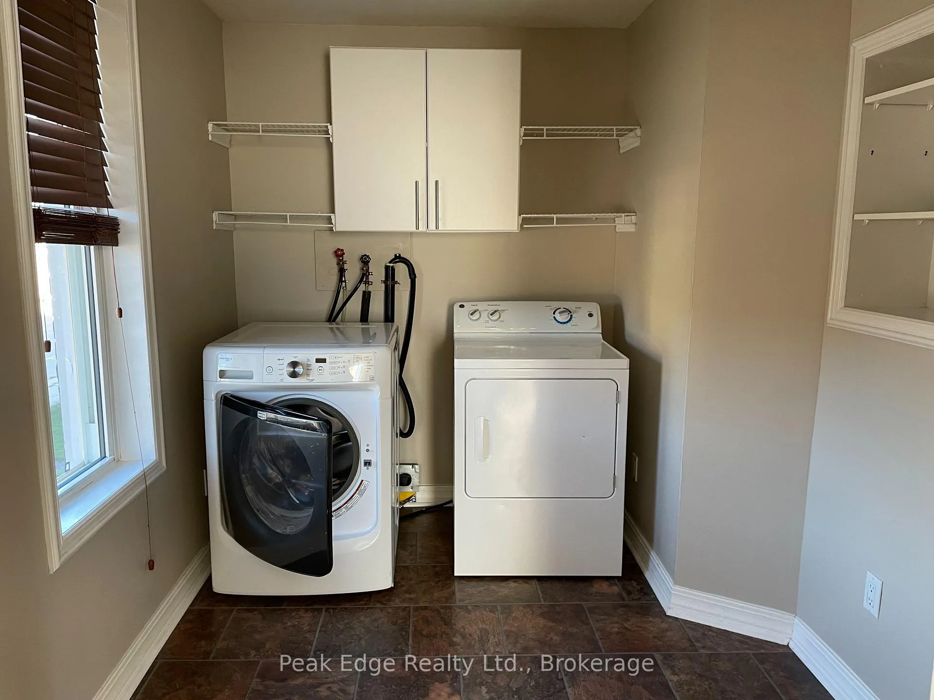 Photo 13 of 7 Durham Street E, Brockton — HOMEH