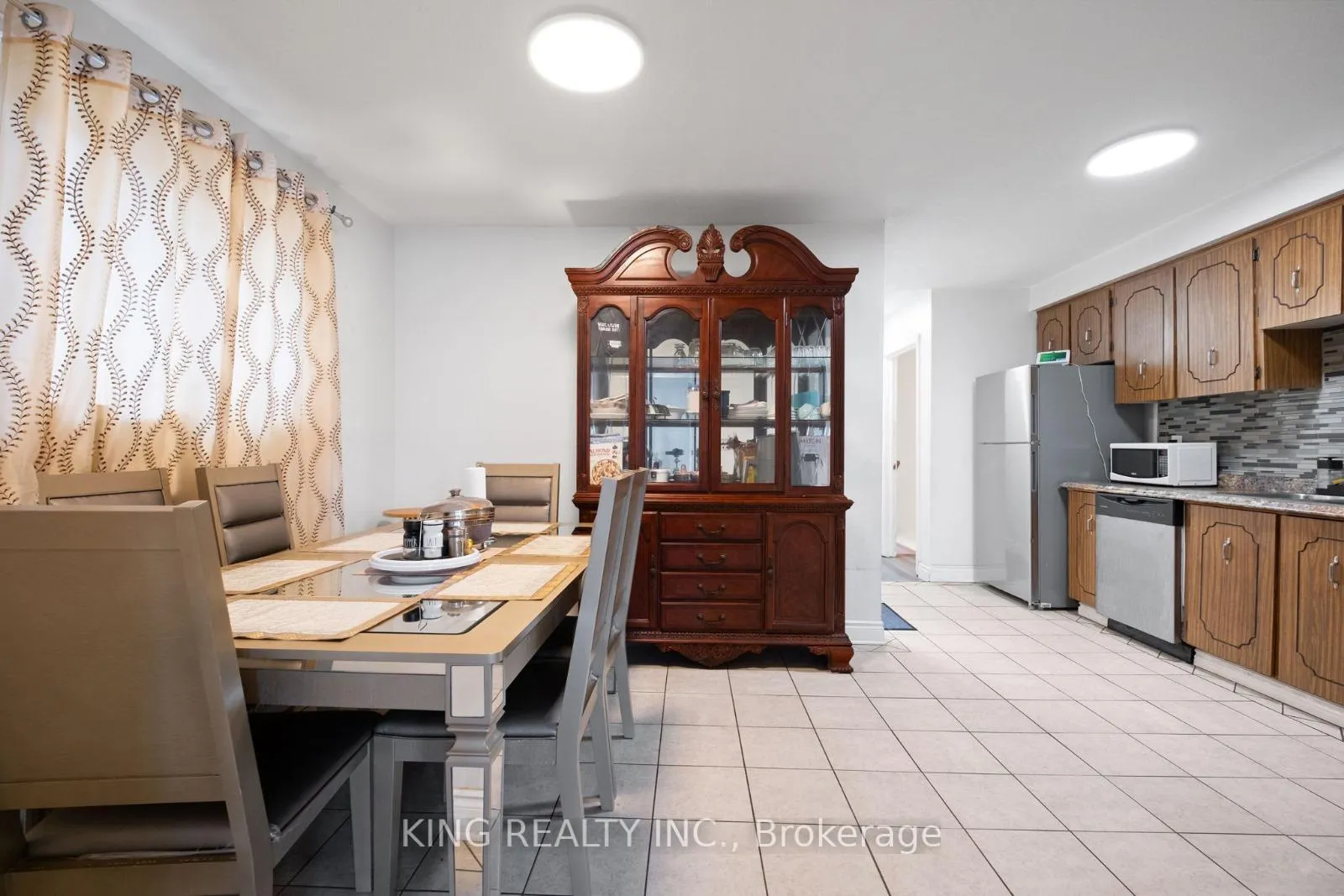 Photo 8 of 229 Picton Street, Hamilton, North End — HOMEH