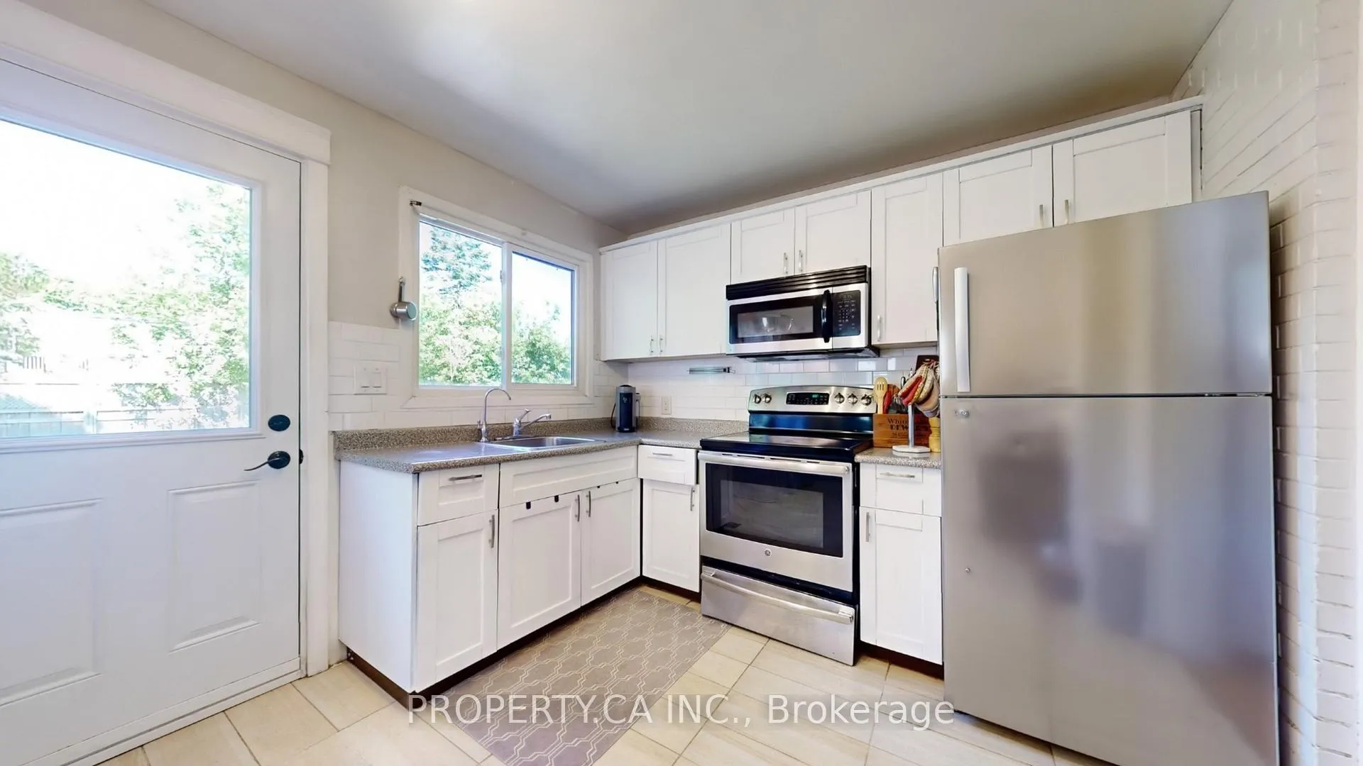 Photo 16 of 106 Park Road S, Oshawa, Vanier — HOMEH