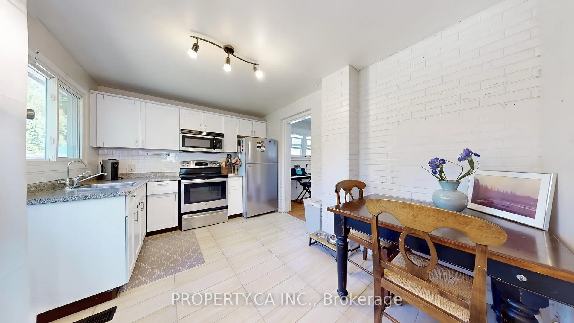 Photo 21 of 106 Park Road S, Oshawa, Vanier — HOMEH