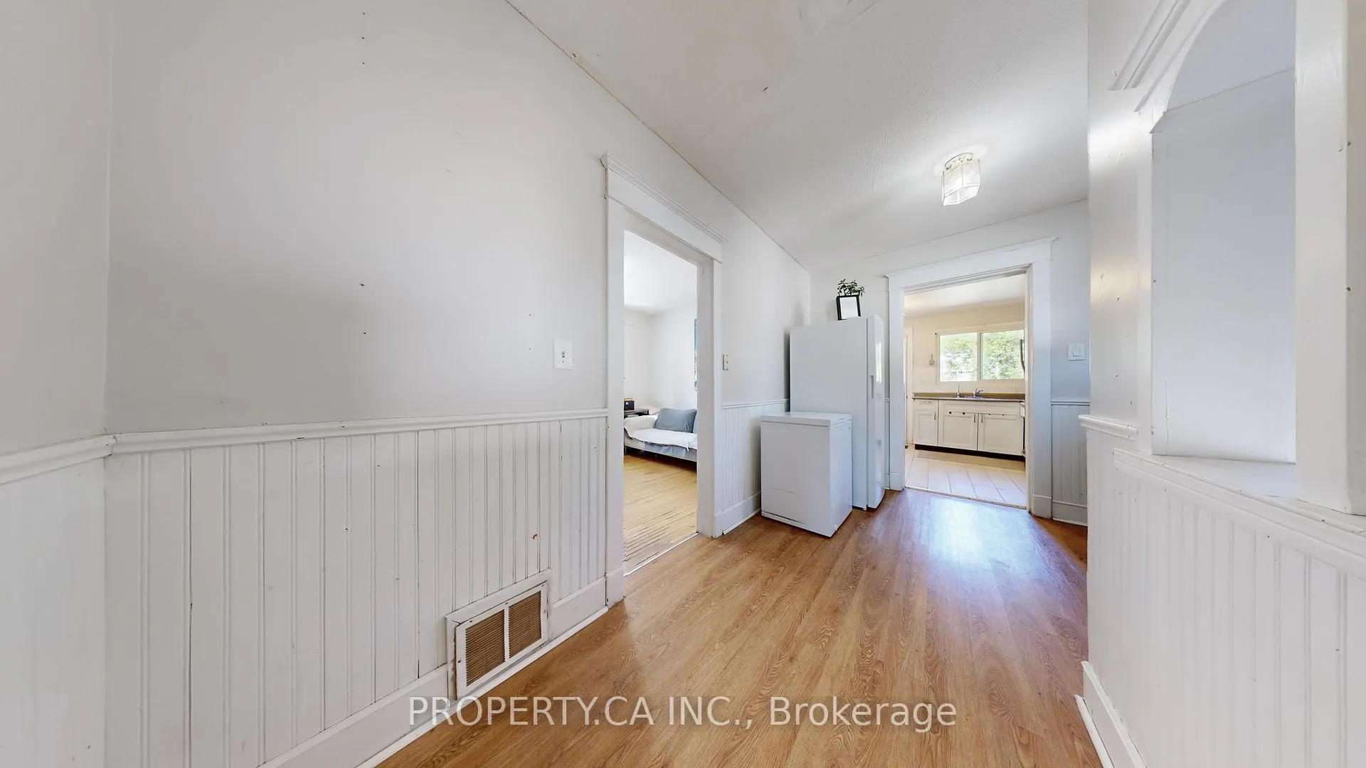 Photo 22 of 106 Park Road S, Oshawa, Vanier — HOMEH