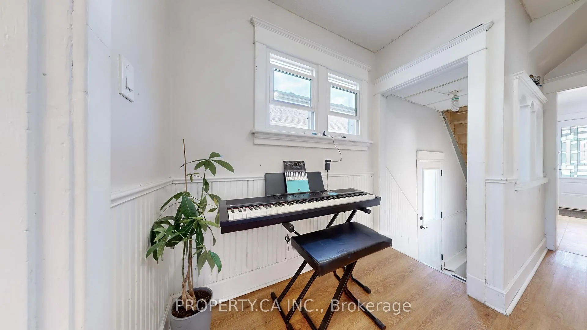 Photo 24 of 106 Park Road S, Oshawa, Vanier — HOMEH
