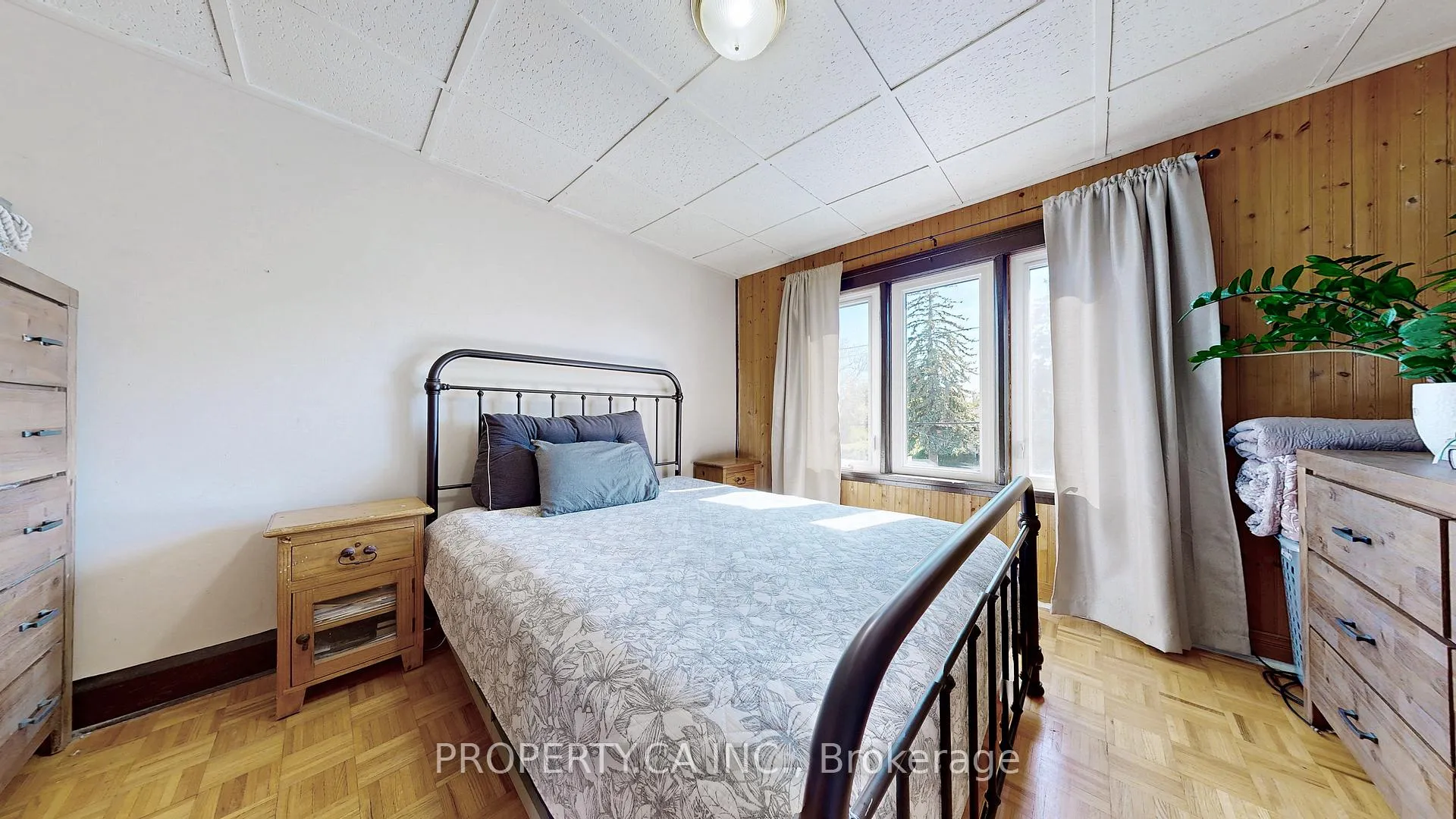 Photo 35 of 106 Park Road S, Oshawa, Vanier — HOMEH