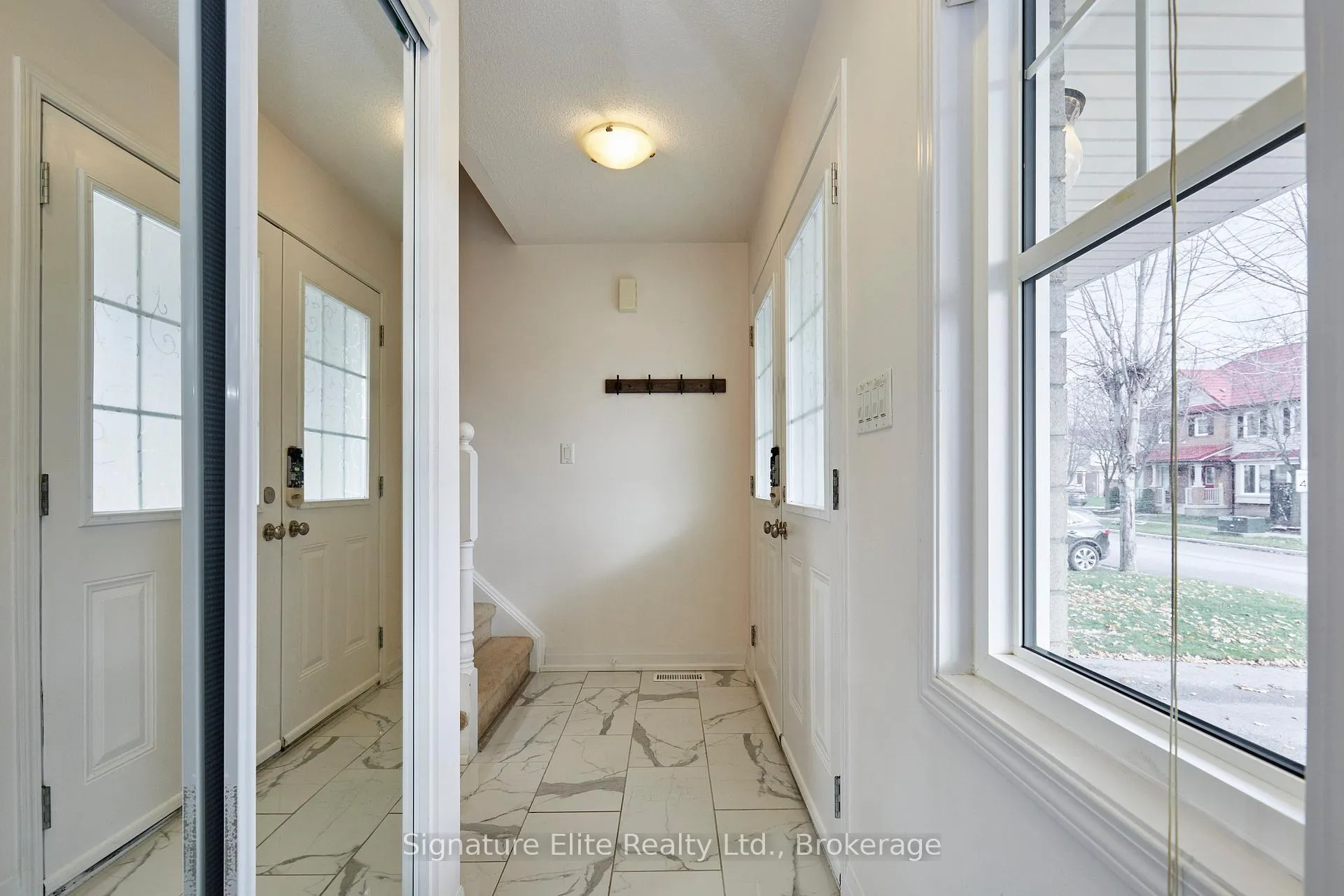 Photo 5 of 58 John W Taylor Avenue, New Tecumseth, Alliston — HOMEH
