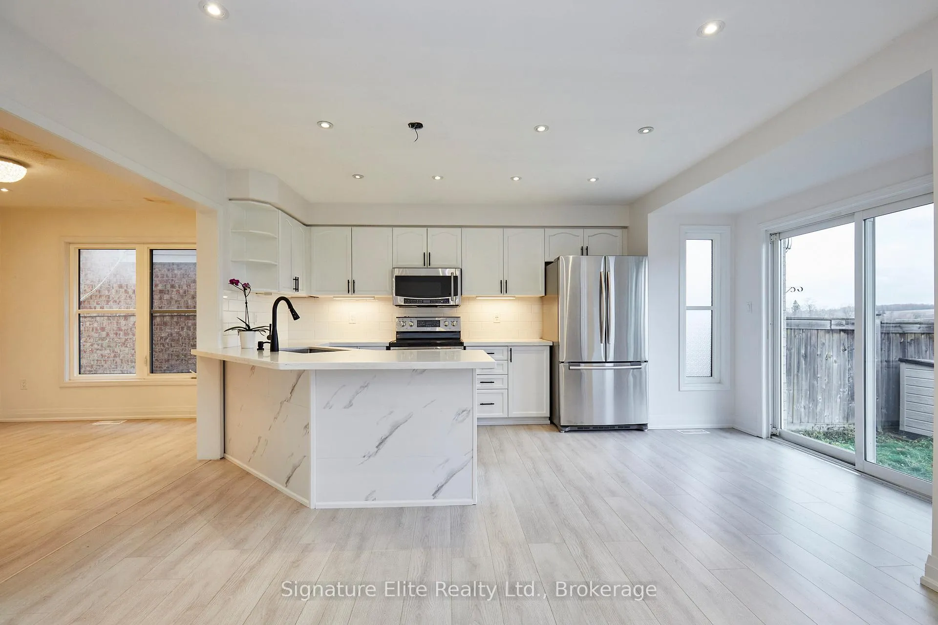 Photo 18 of 58 John W Taylor Avenue, New Tecumseth, Alliston — HOMEH