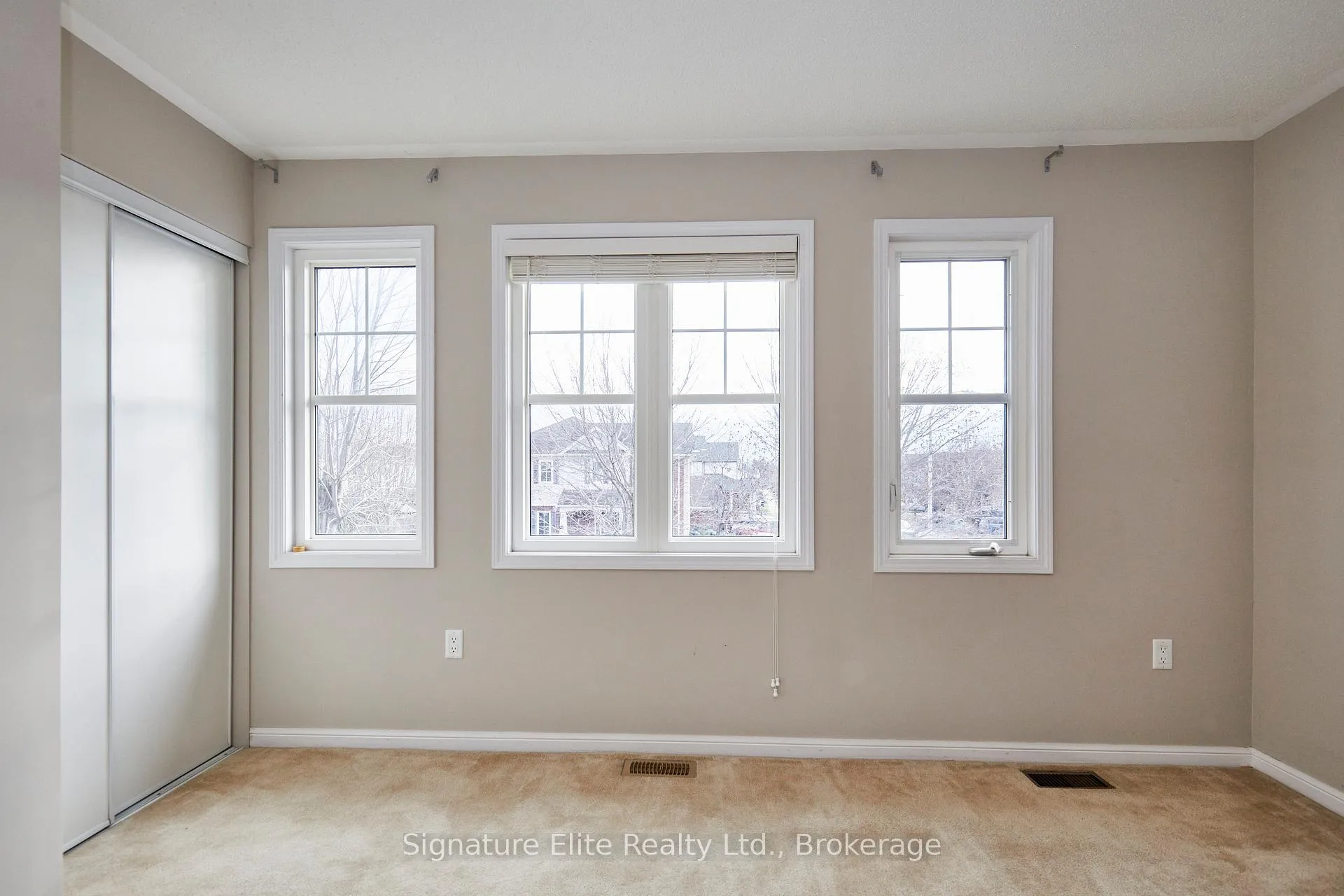 Photo 24 of 58 John W Taylor Avenue, New Tecumseth, Alliston — HOMEH