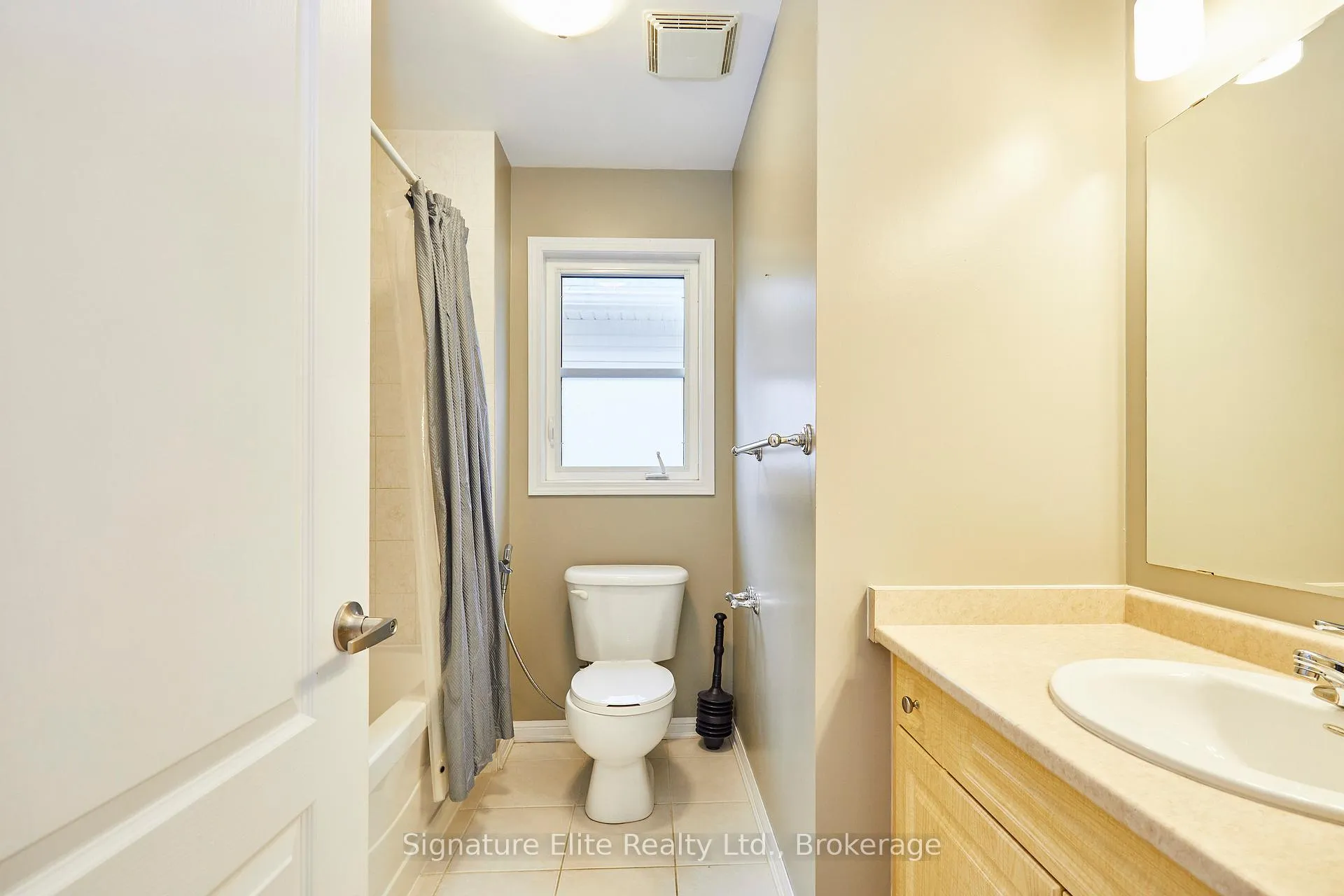 Photo 29 of 58 John W Taylor Avenue, New Tecumseth, Alliston — HOMEH