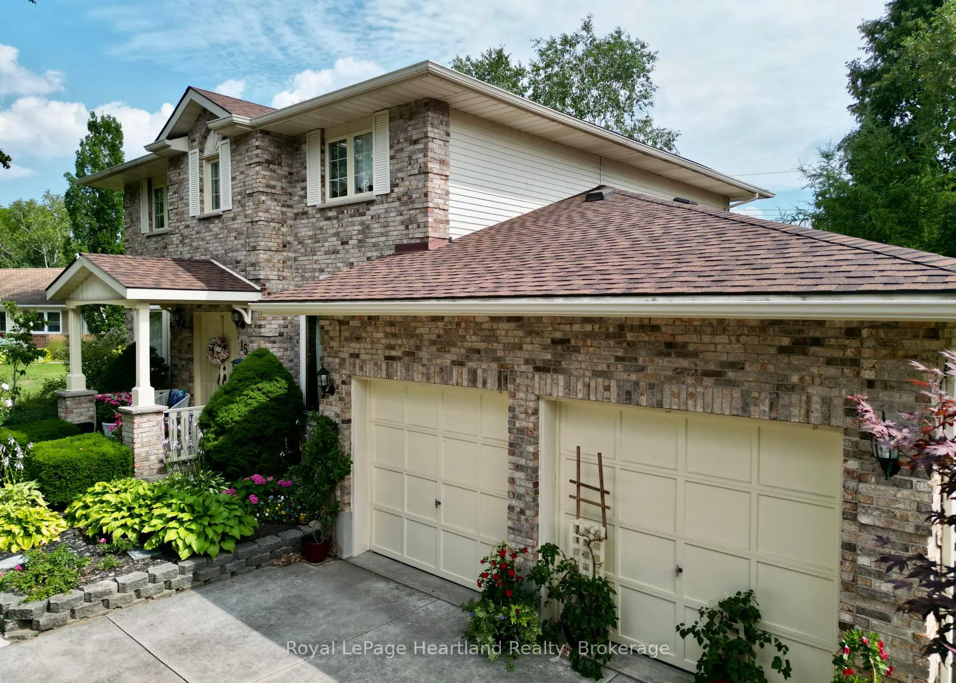 Photo 3 of 15 Kingscourt Crescent, South Huron, Exeter — HOMEH