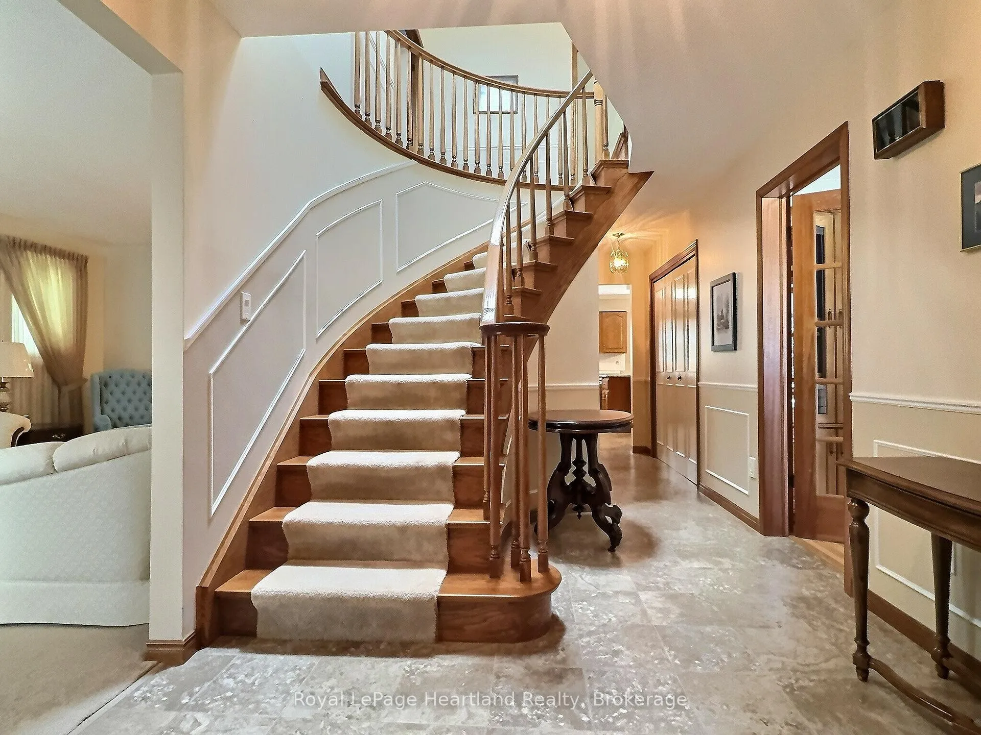 Photo 6 of 15 Kingscourt Crescent, South Huron, Exeter — HOMEH