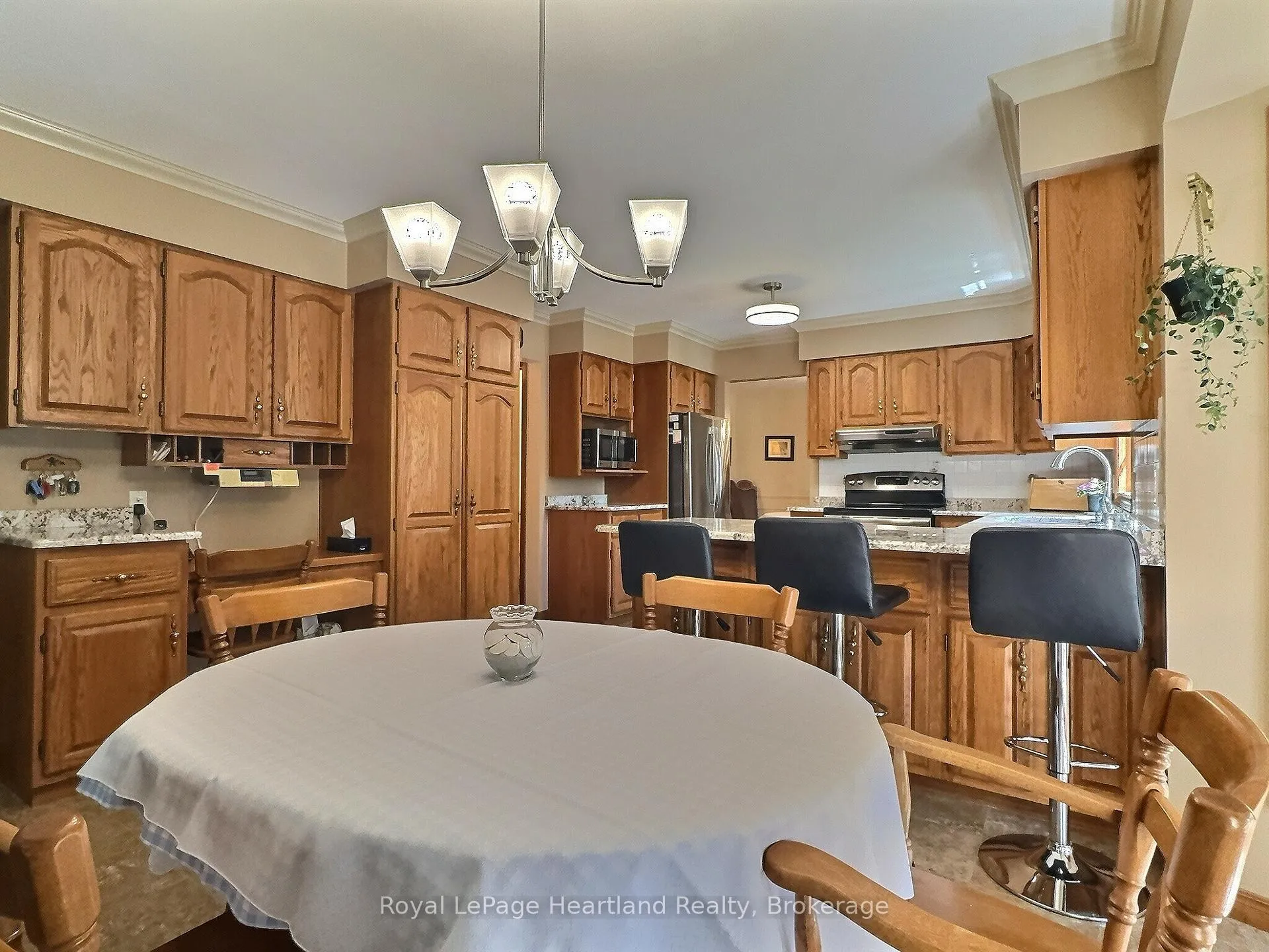Photo 16 of 15 Kingscourt Crescent, South Huron, Exeter — HOMEH