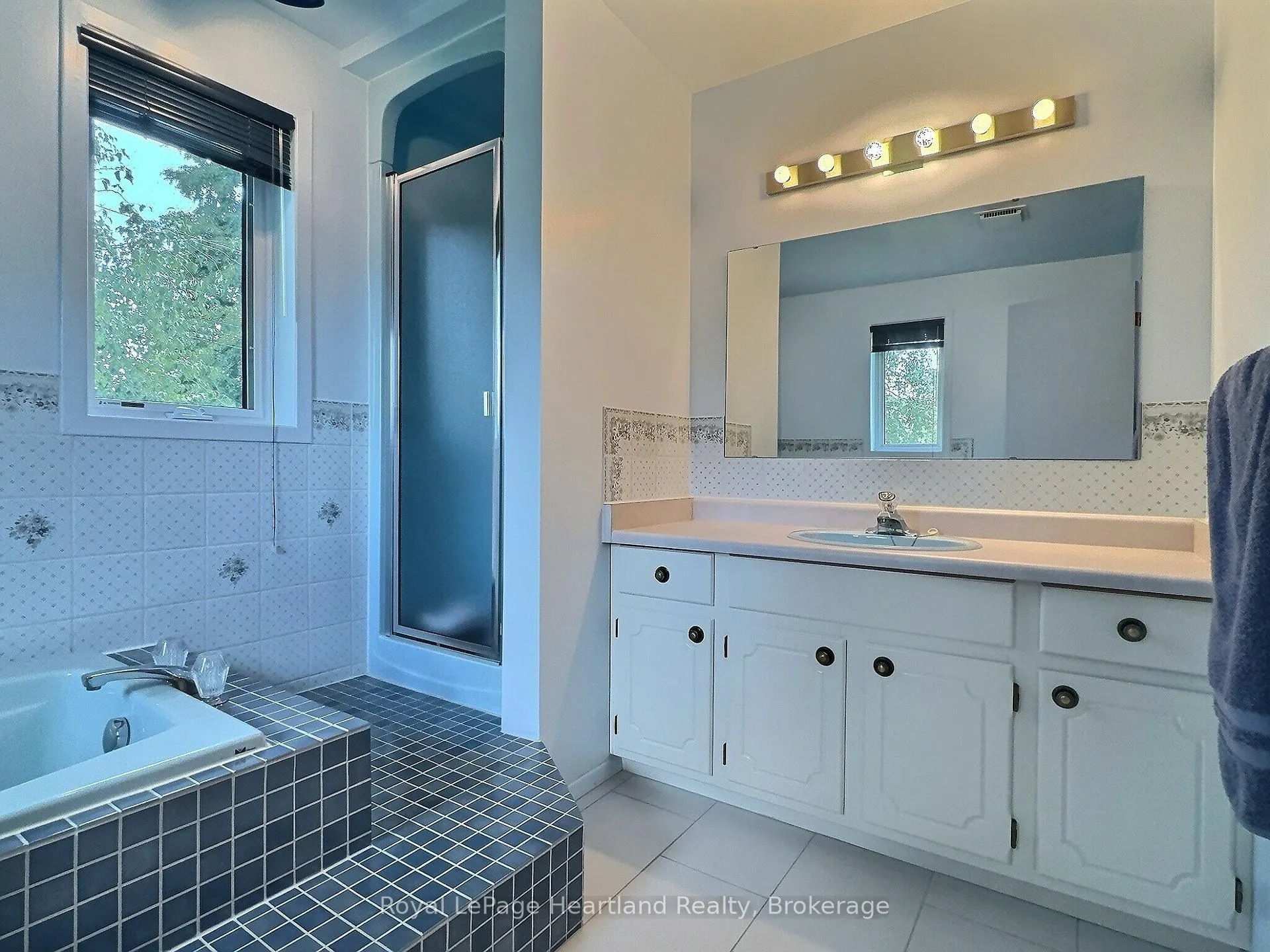 Photo 30 of 15 Kingscourt Crescent, South Huron, Exeter — HOMEH