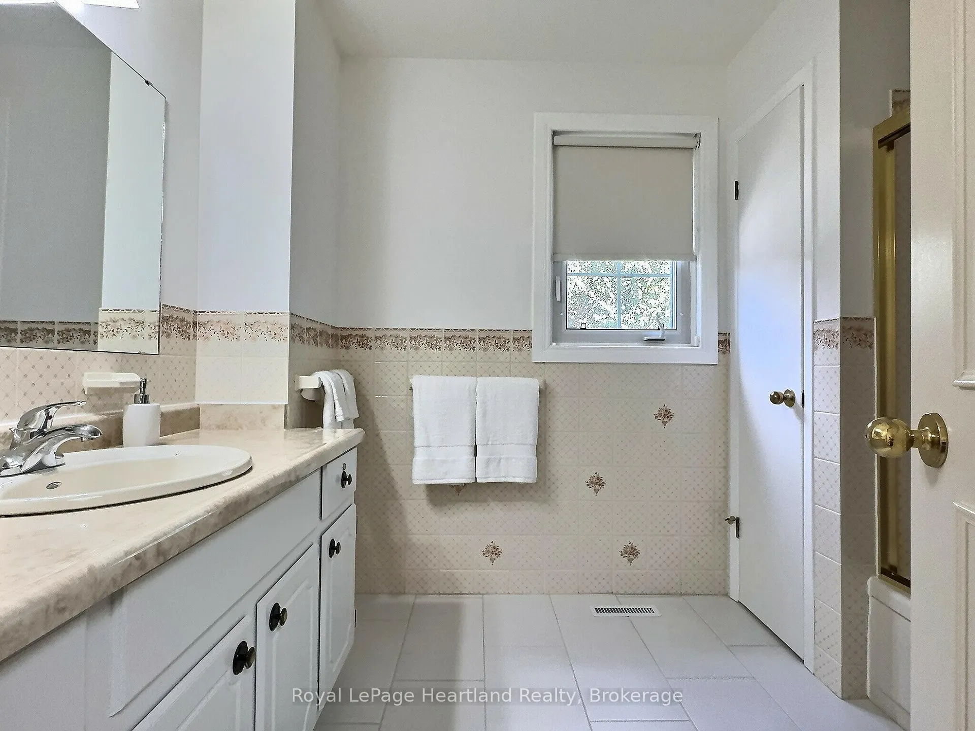 Photo 37 of 15 Kingscourt Crescent, South Huron, Exeter — HOMEH