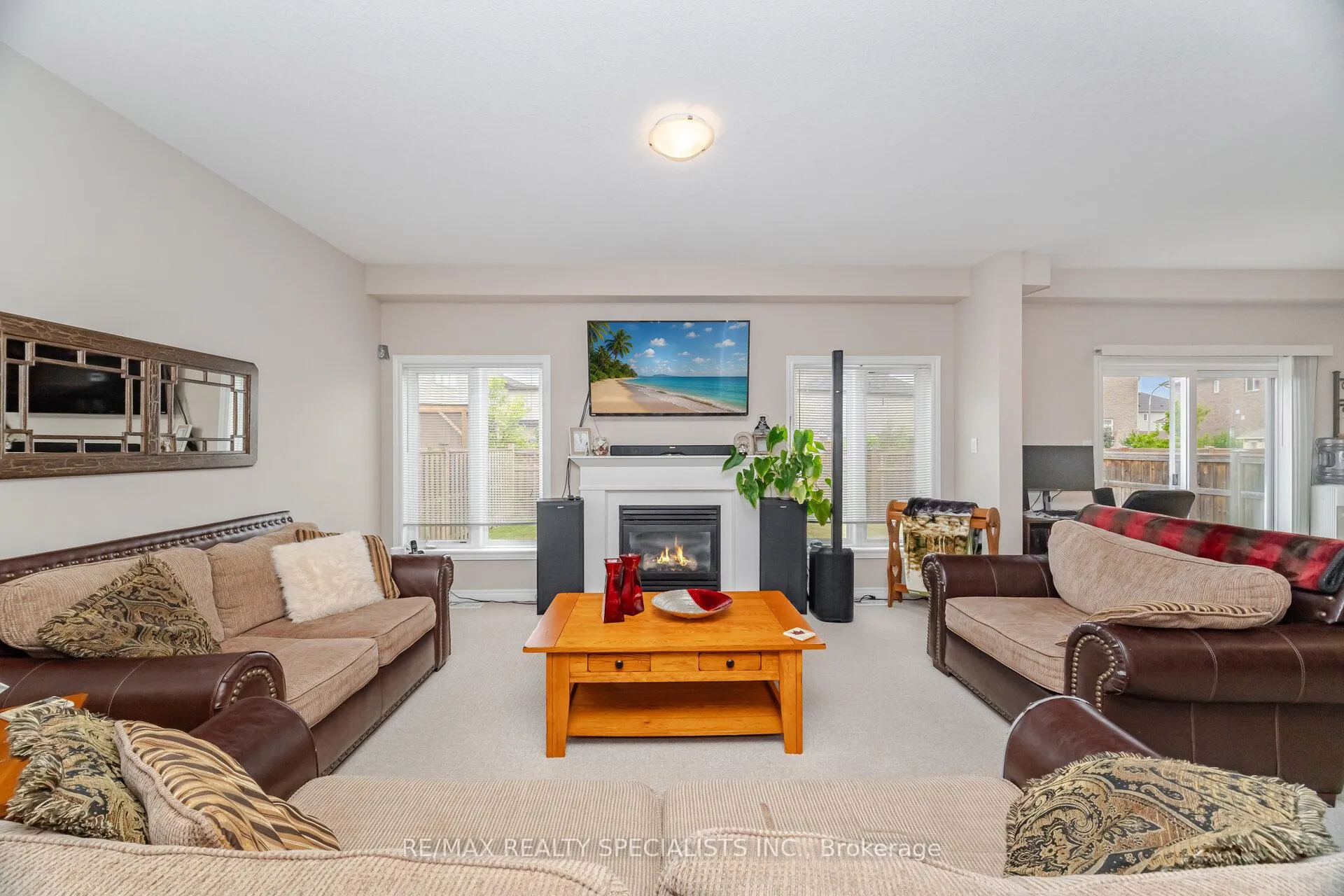 Photo 12 of 118 Lampman Drive, Grimsby, Grimsby West — HOMEH