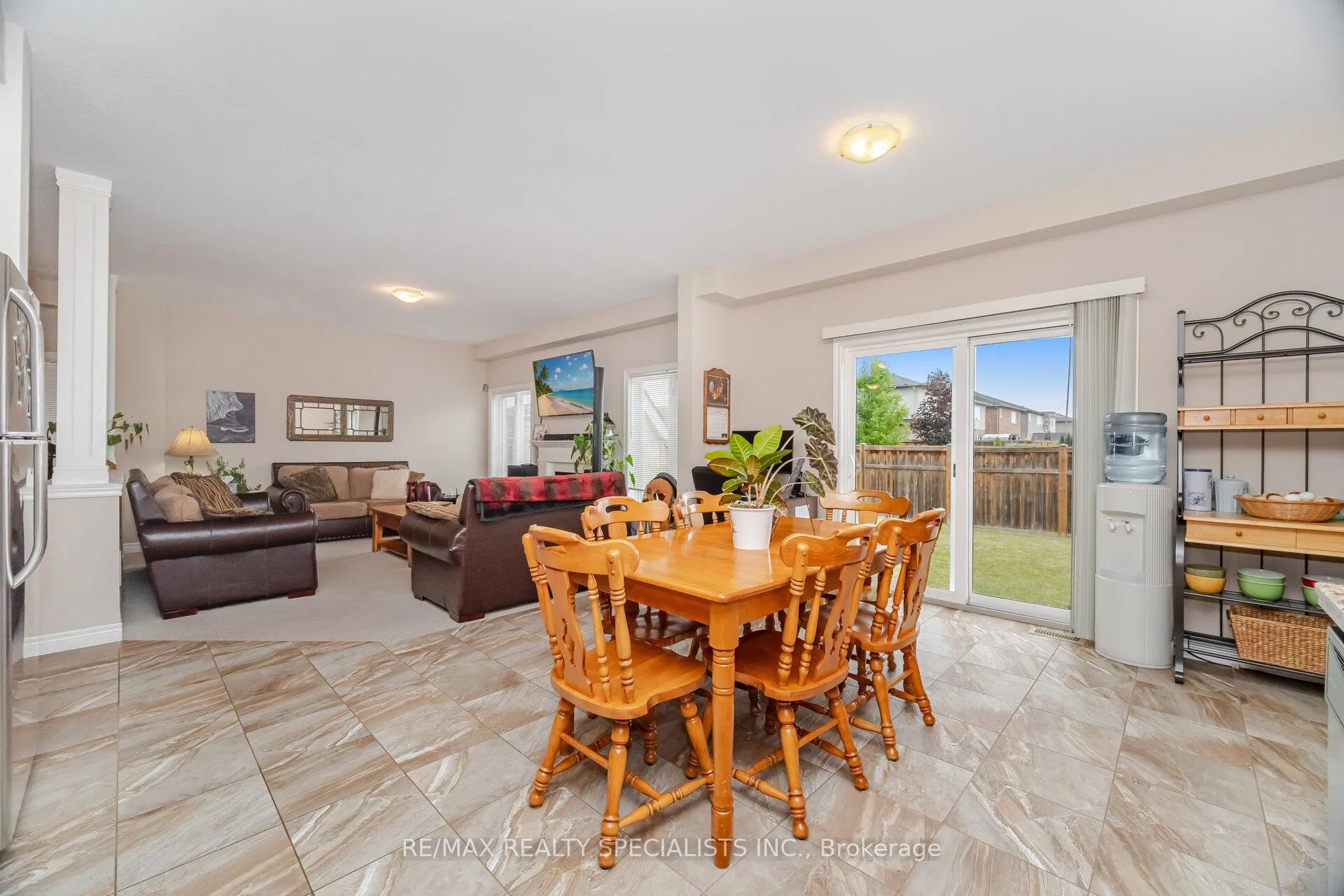 Photo 14 of 118 Lampman Drive, Grimsby, Grimsby West — HOMEH