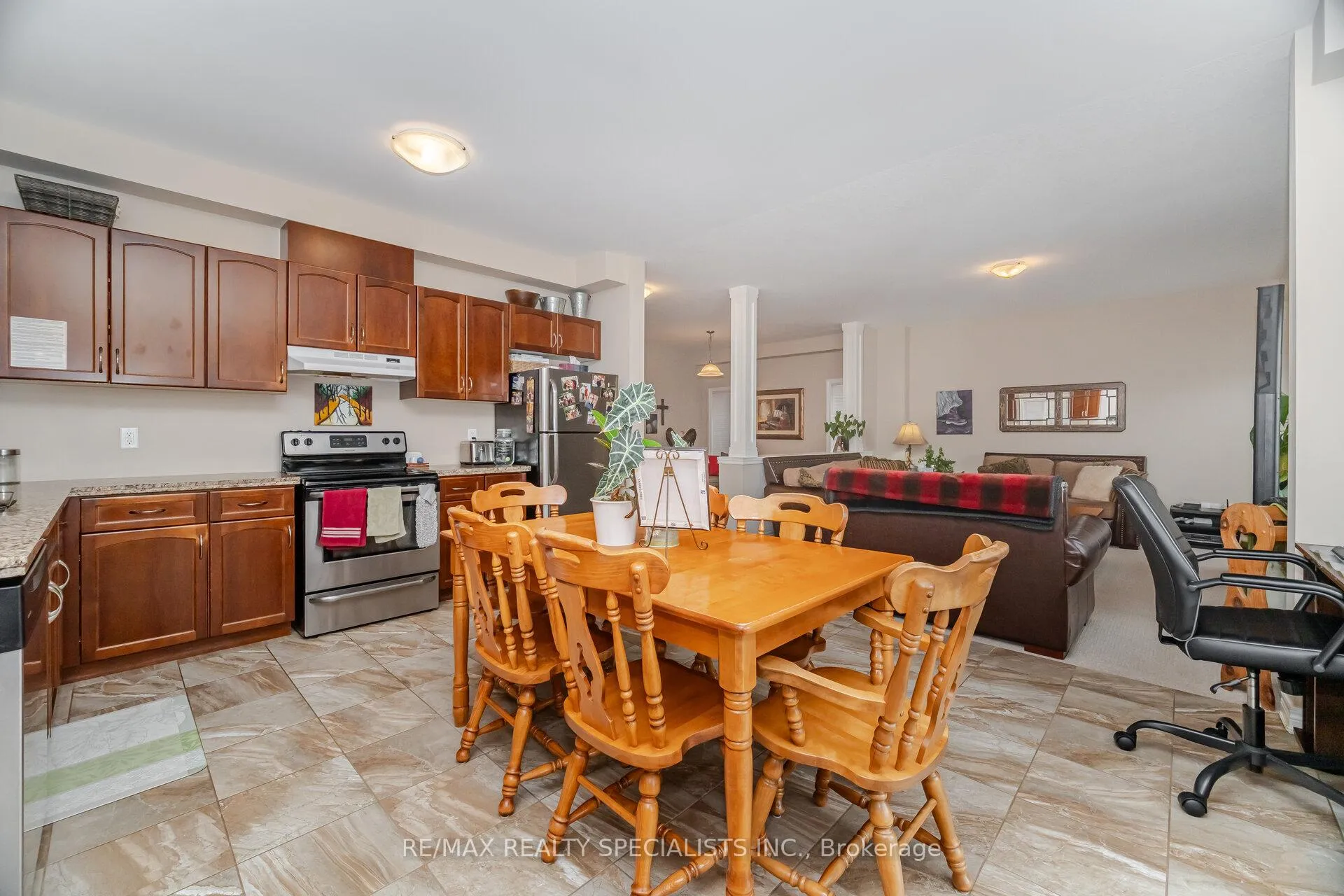 Photo 16 of 118 Lampman Drive, Grimsby, Grimsby West — HOMEH