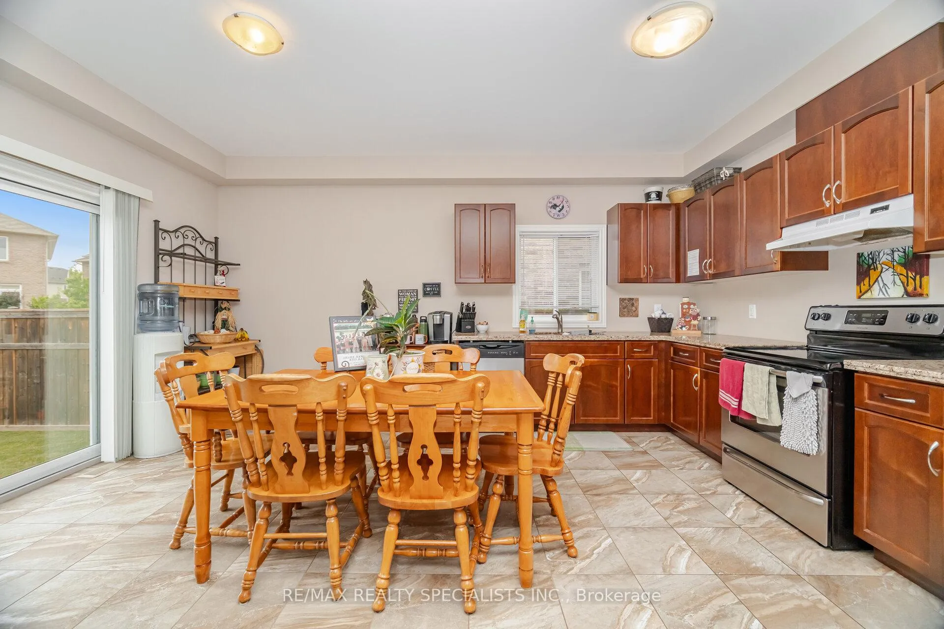 Photo 19 of 118 Lampman Drive, Grimsby, Grimsby West — HOMEH