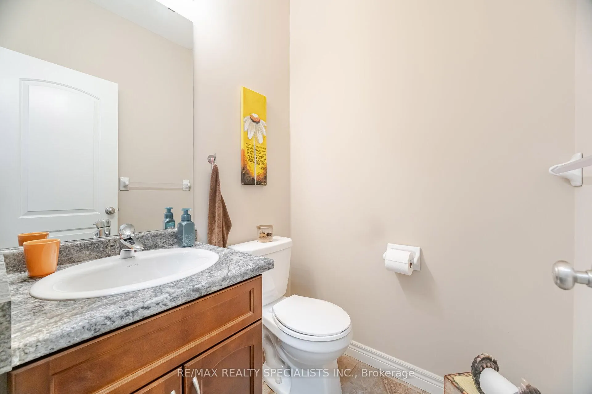 Photo 21 of 118 Lampman Drive, Grimsby, Grimsby West — HOMEH