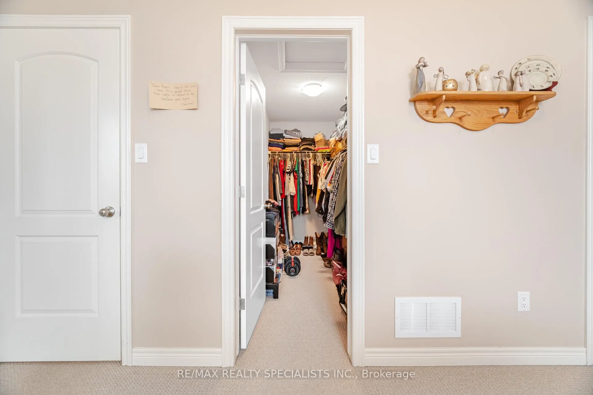 Photo 32 of 118 Lampman Drive, Grimsby, Grimsby West — HOMEH