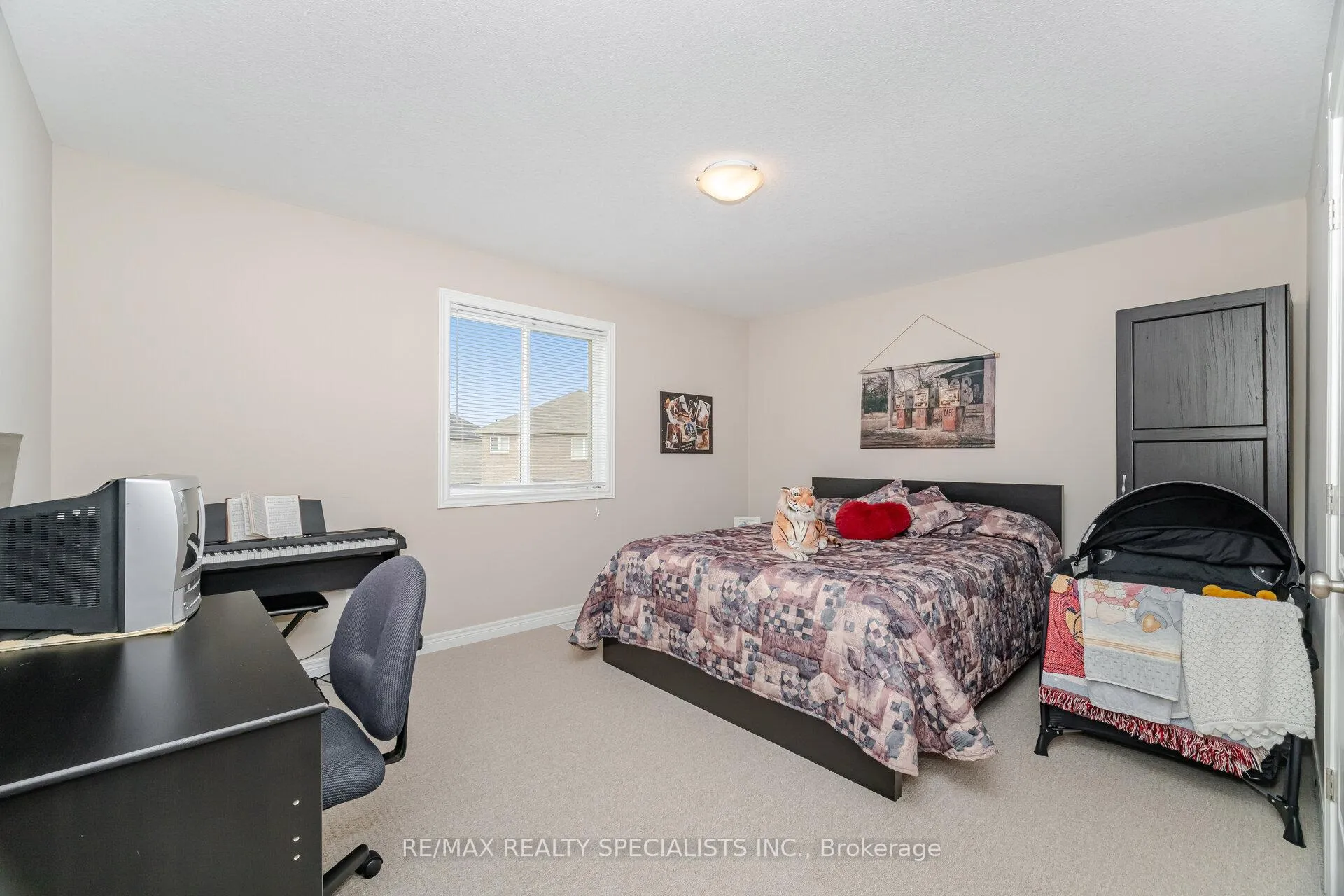 Photo 33 of 118 Lampman Drive, Grimsby, Grimsby West — HOMEH
