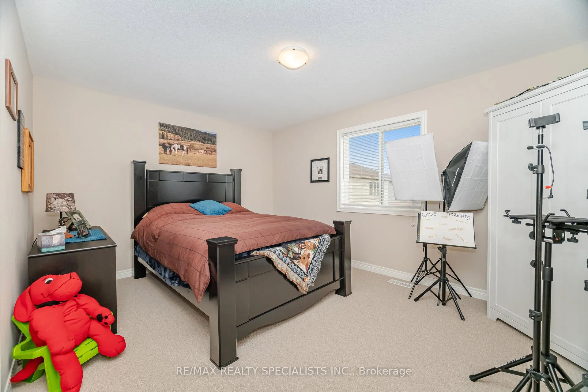 Photo 37 of 118 Lampman Drive, Grimsby, Grimsby West — HOMEH