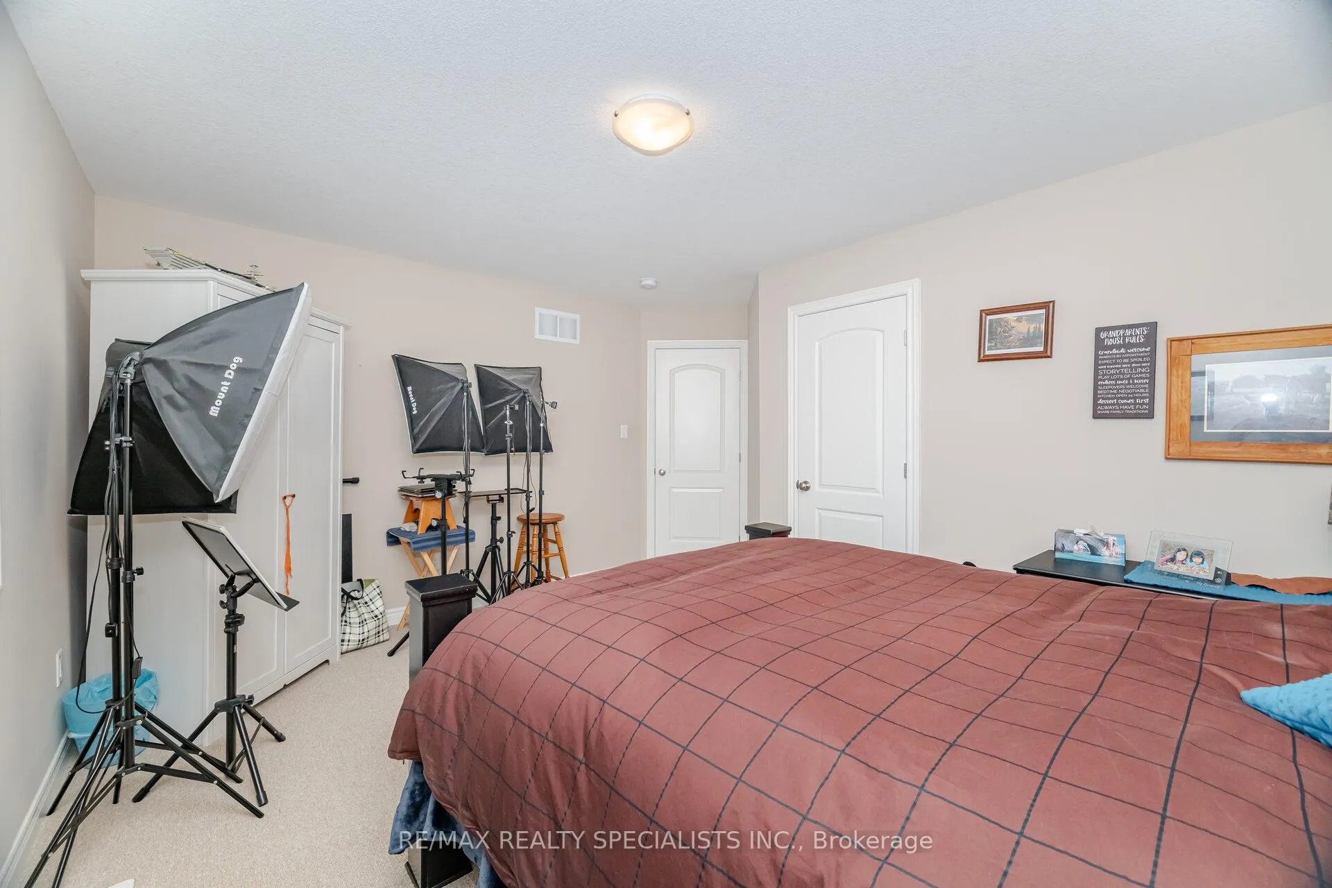 Photo 38 of 118 Lampman Drive, Grimsby, Grimsby West — HOMEH